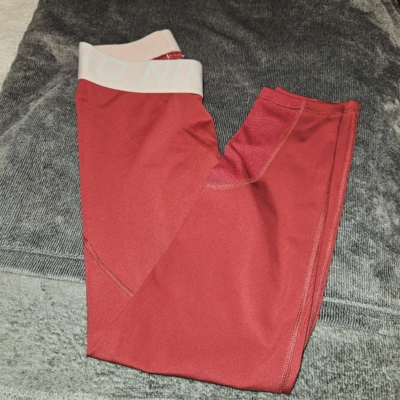 Nike Pro Dri-Fit Leggings 3 Quarter length Size Small - Picture 2 of 3